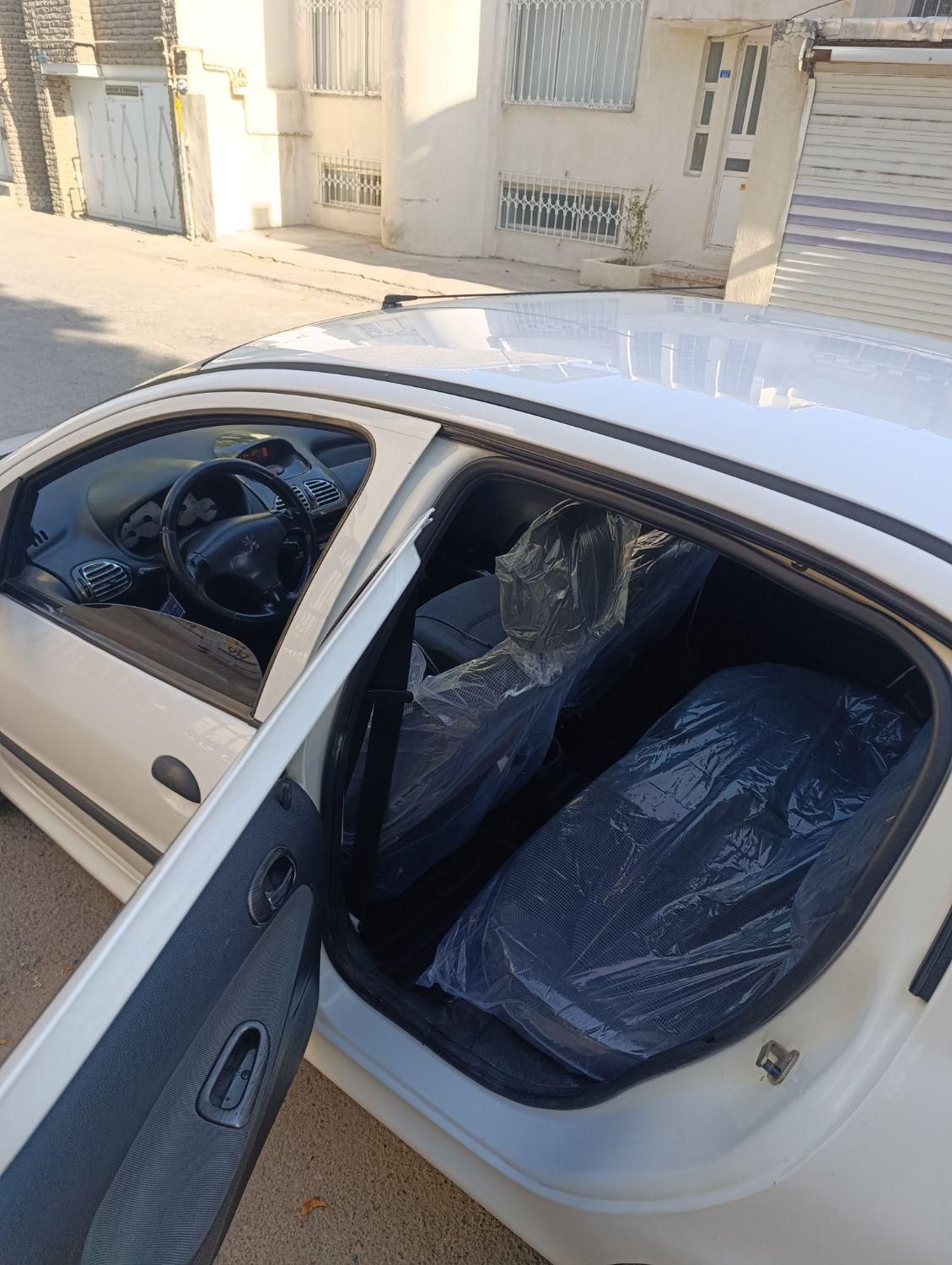 پژو ۲۰۶ صندوق دار v8 - 1393