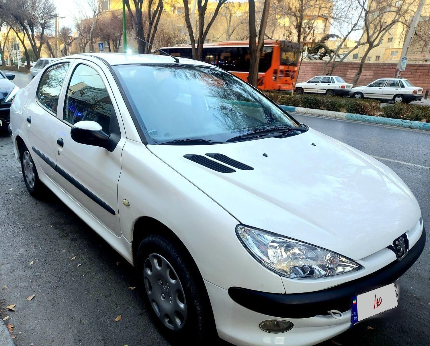 پژو ۲۰۶ صندوق دار v8 - 1397