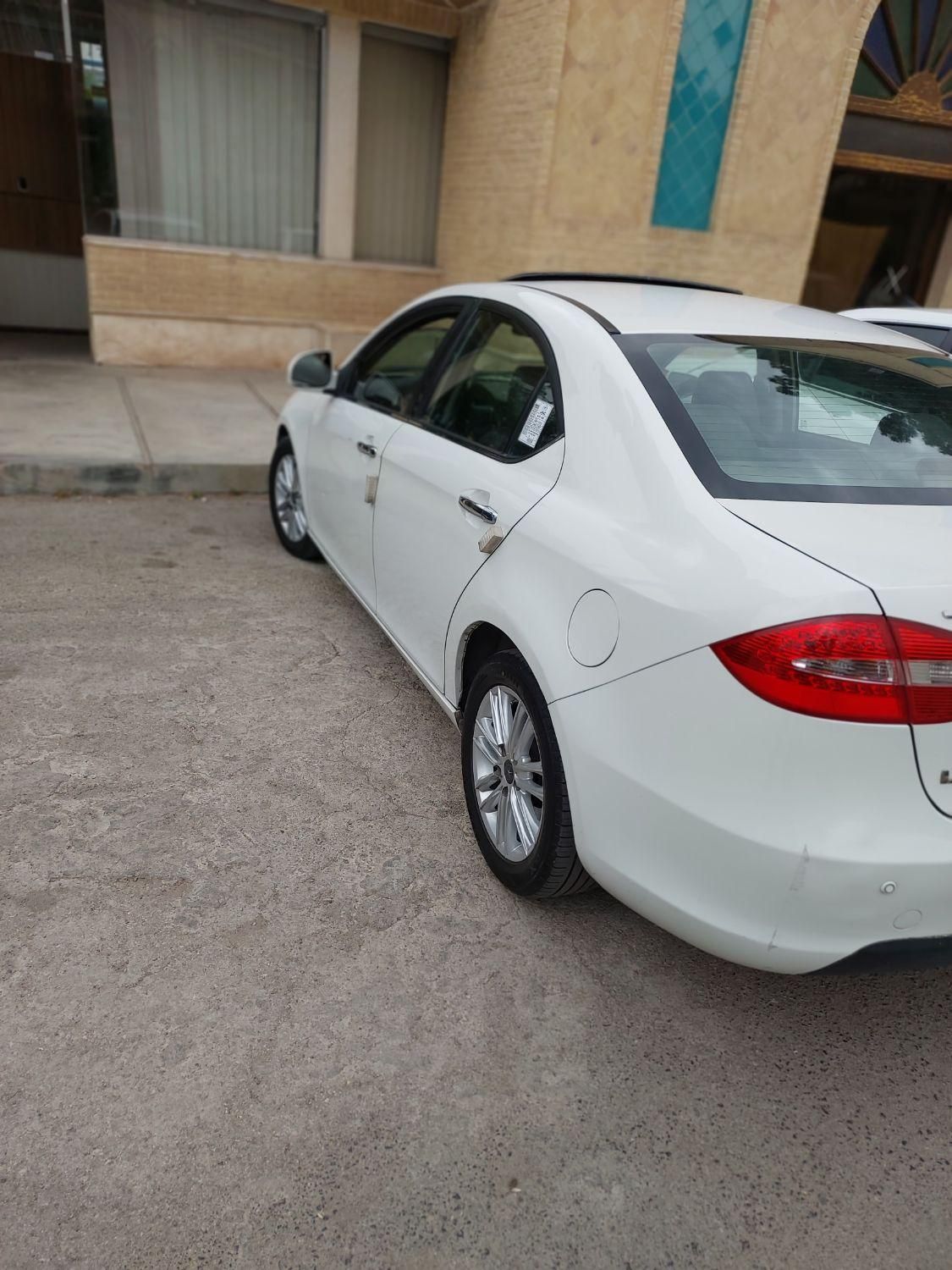 جک J5 اتوماتیک - 1394