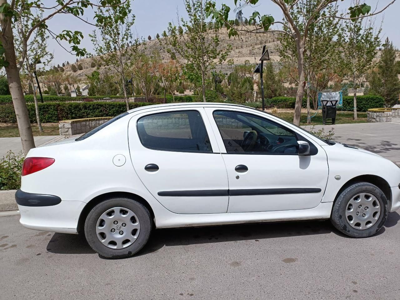 پژو ۲۰۶ صندوق دار v8 - 1396