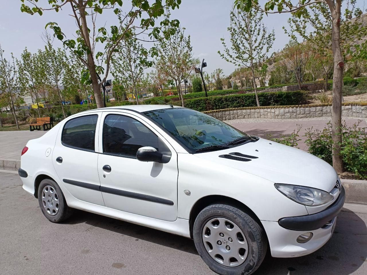 پژو ۲۰۶ صندوق دار v8 - 1396
