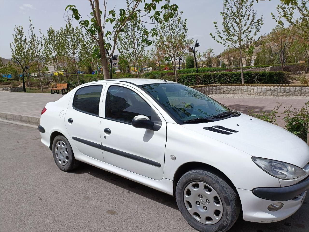 پژو ۲۰۶ صندوق دار v8 - 1396