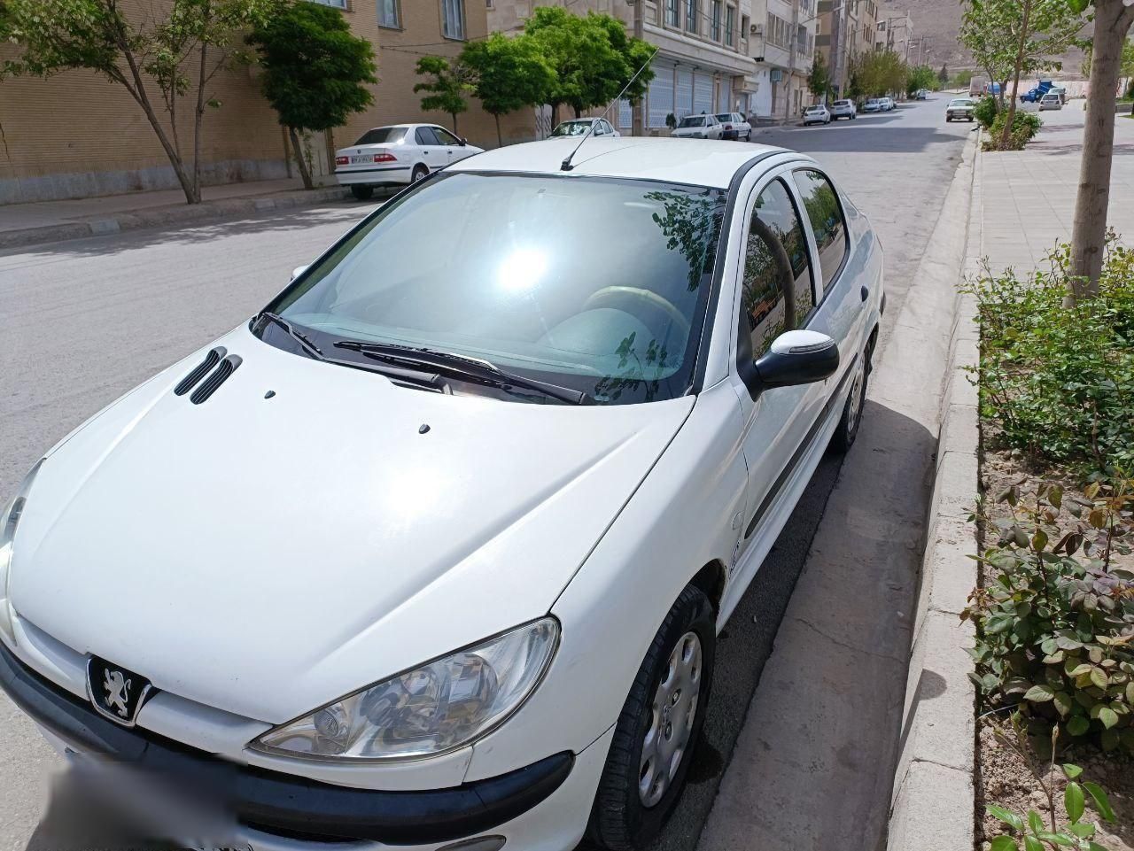 پژو ۲۰۶ صندوق دار v8 - 1396