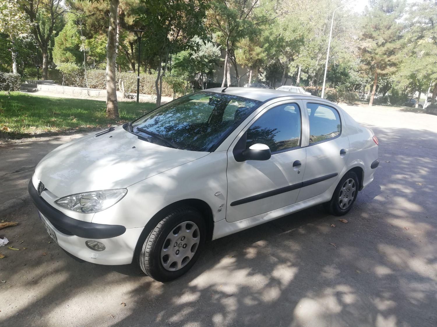 پژو ۲۰۶ صندوق دار v8 - 1396