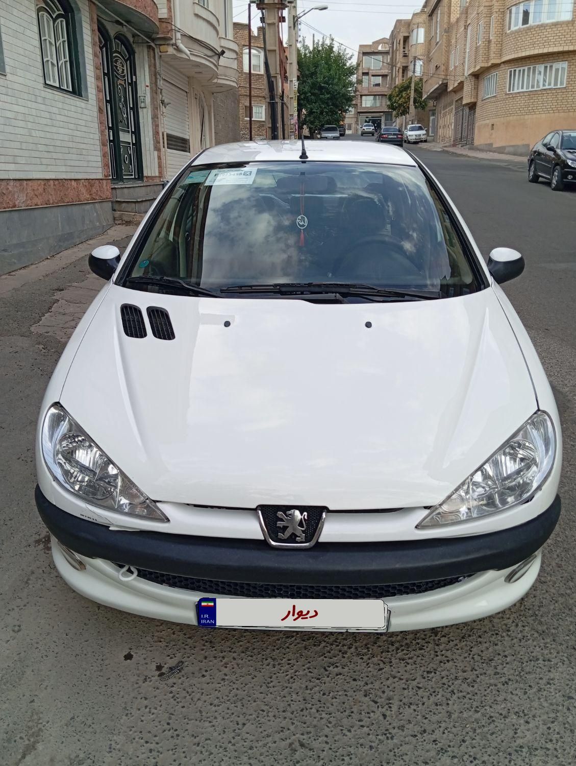 پژو ۲۰۶ صندوق دار v8 - 1393