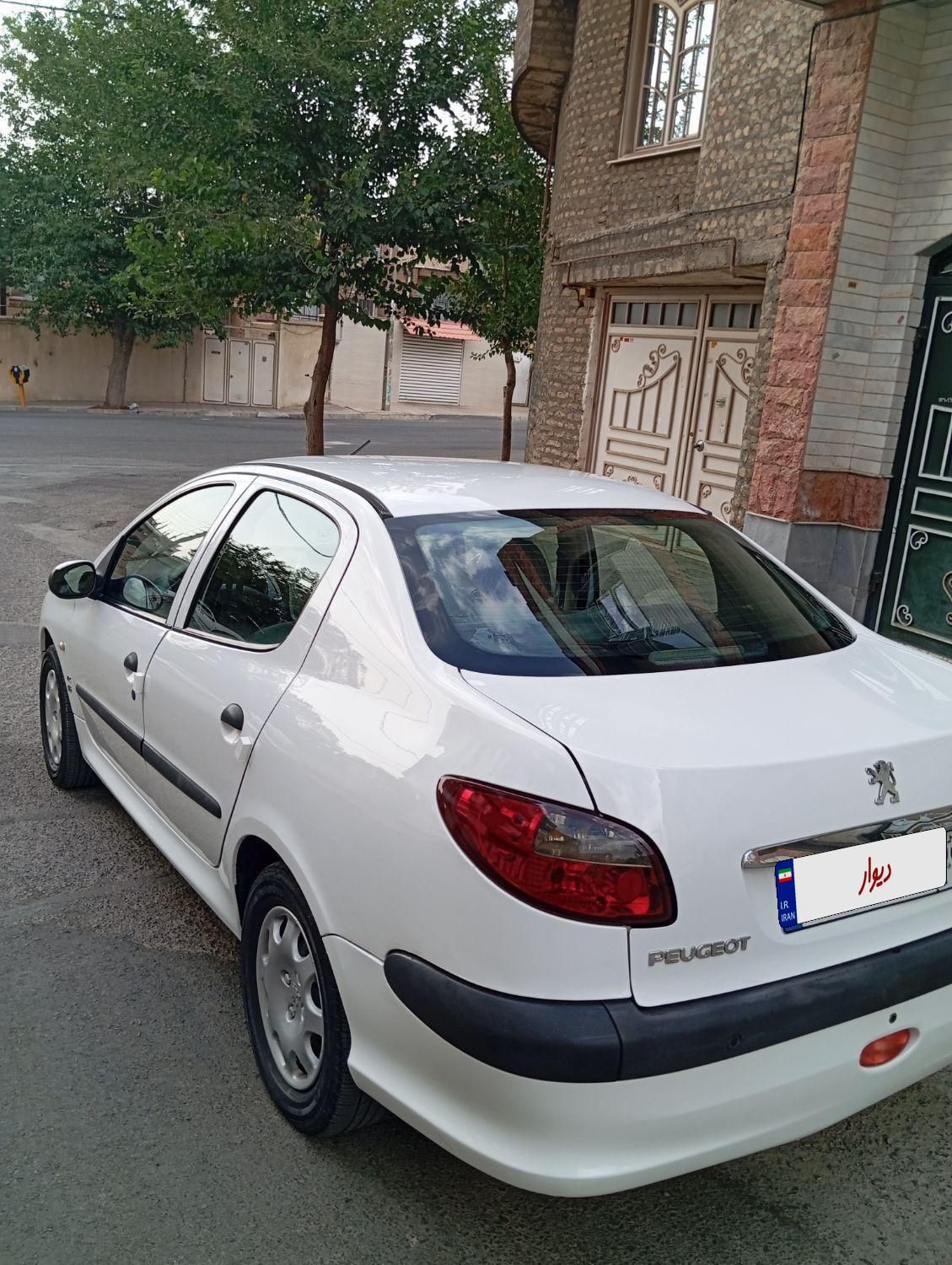 پژو ۲۰۶ صندوق دار v8 - 1393
