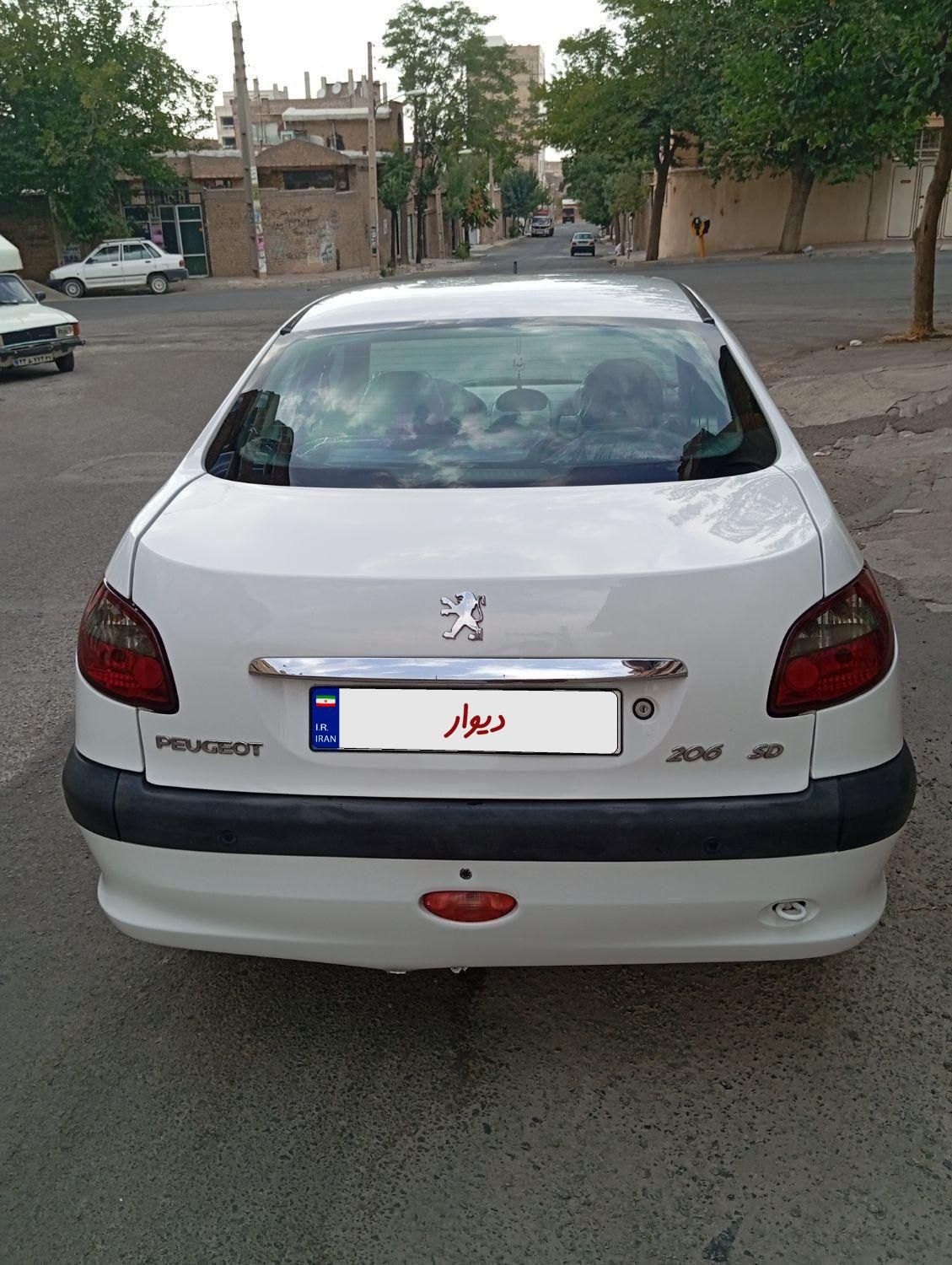 پژو ۲۰۶ صندوق دار v8 - 1393