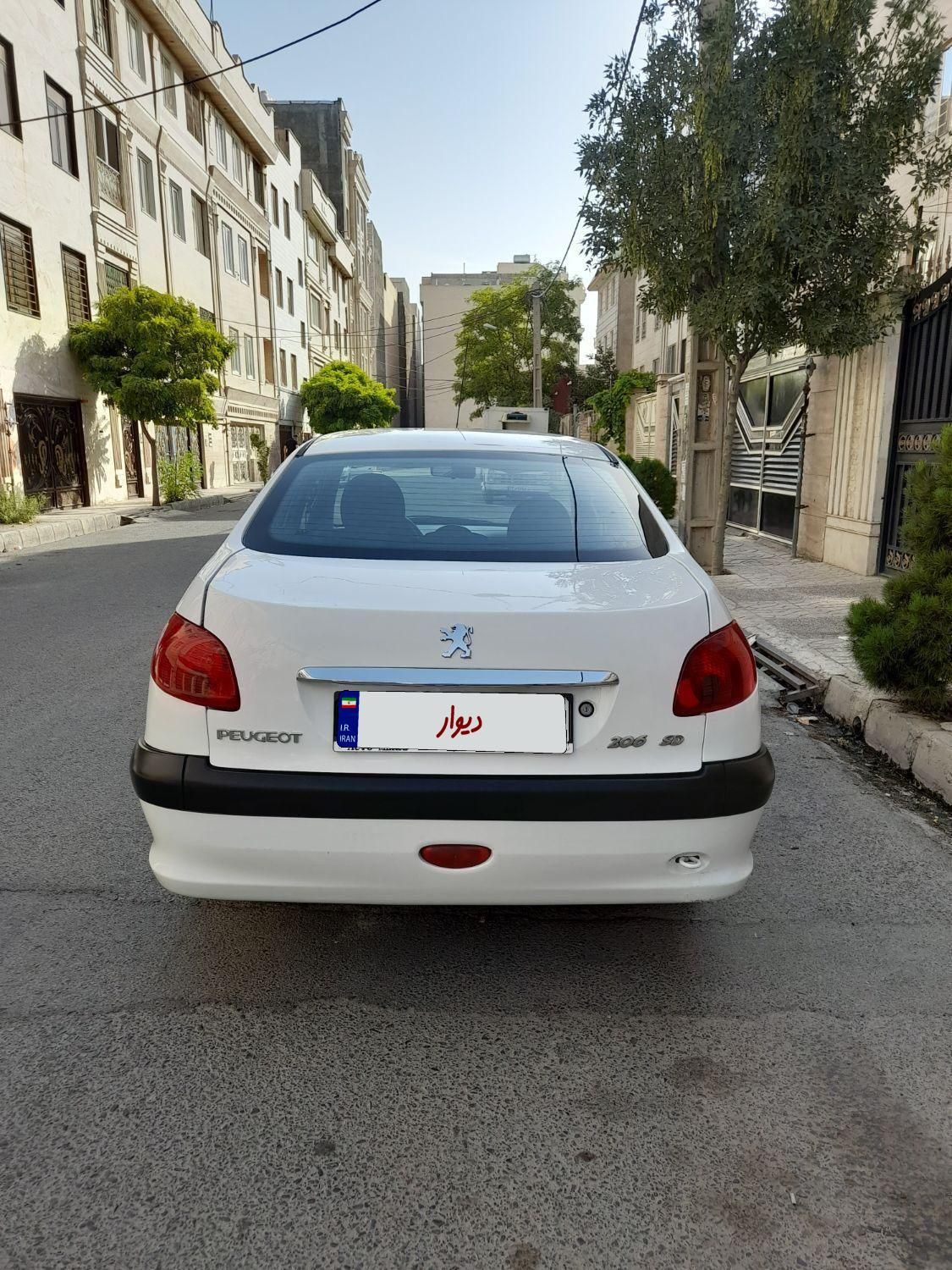 پژو ۲۰۶ صندوق دار v8 - 1391