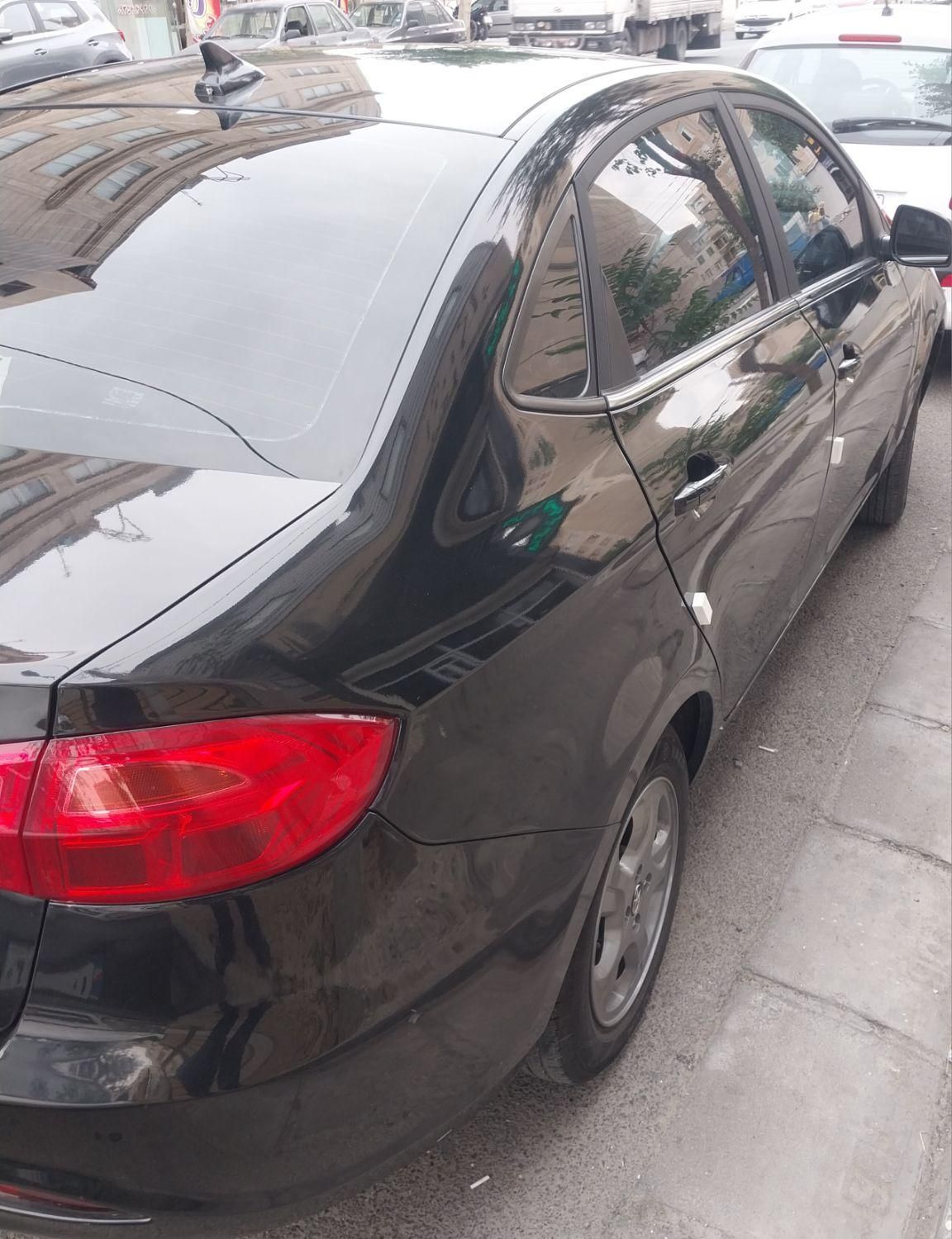 جک J4 اتوماتیک ساده - 1402