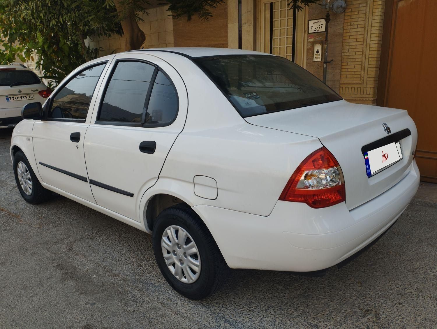 تیبا صندوق دار SX - 1401