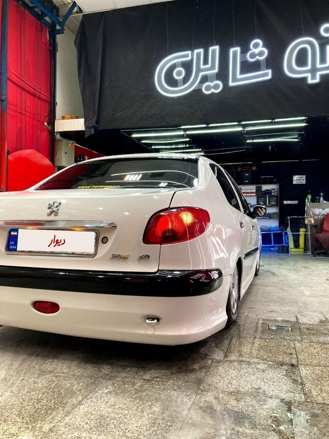 پژو ۲۰۶ صندوق دار v8 - 1393