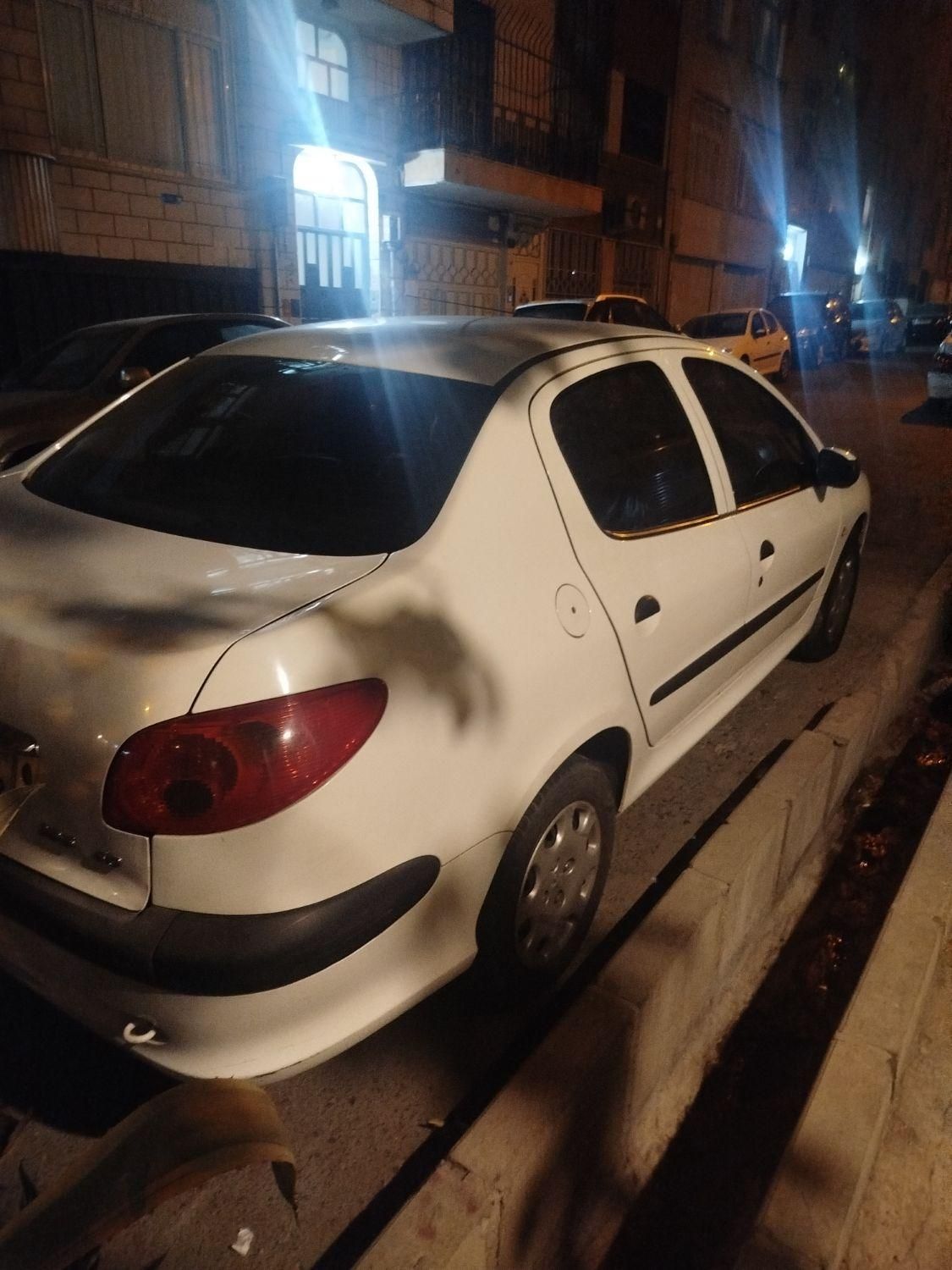 پژو ۲۰۶ صندوق دار v8 - 1394