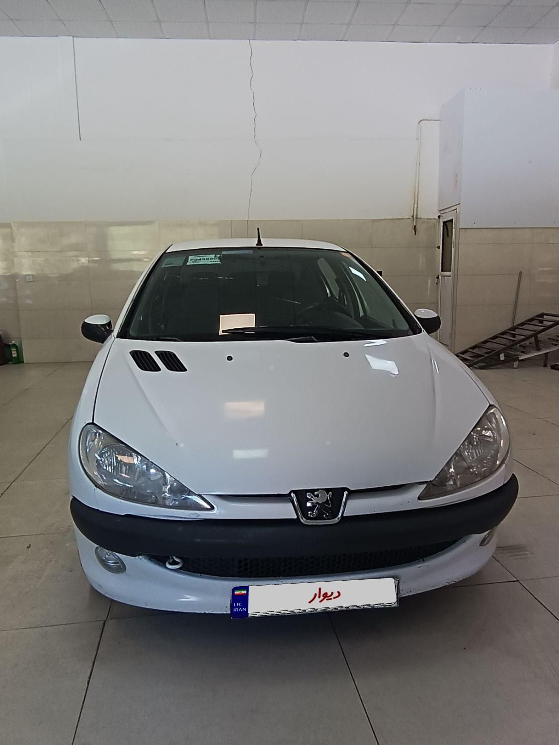 پژو ۲۰۶ صندوق دار v8 - 1393