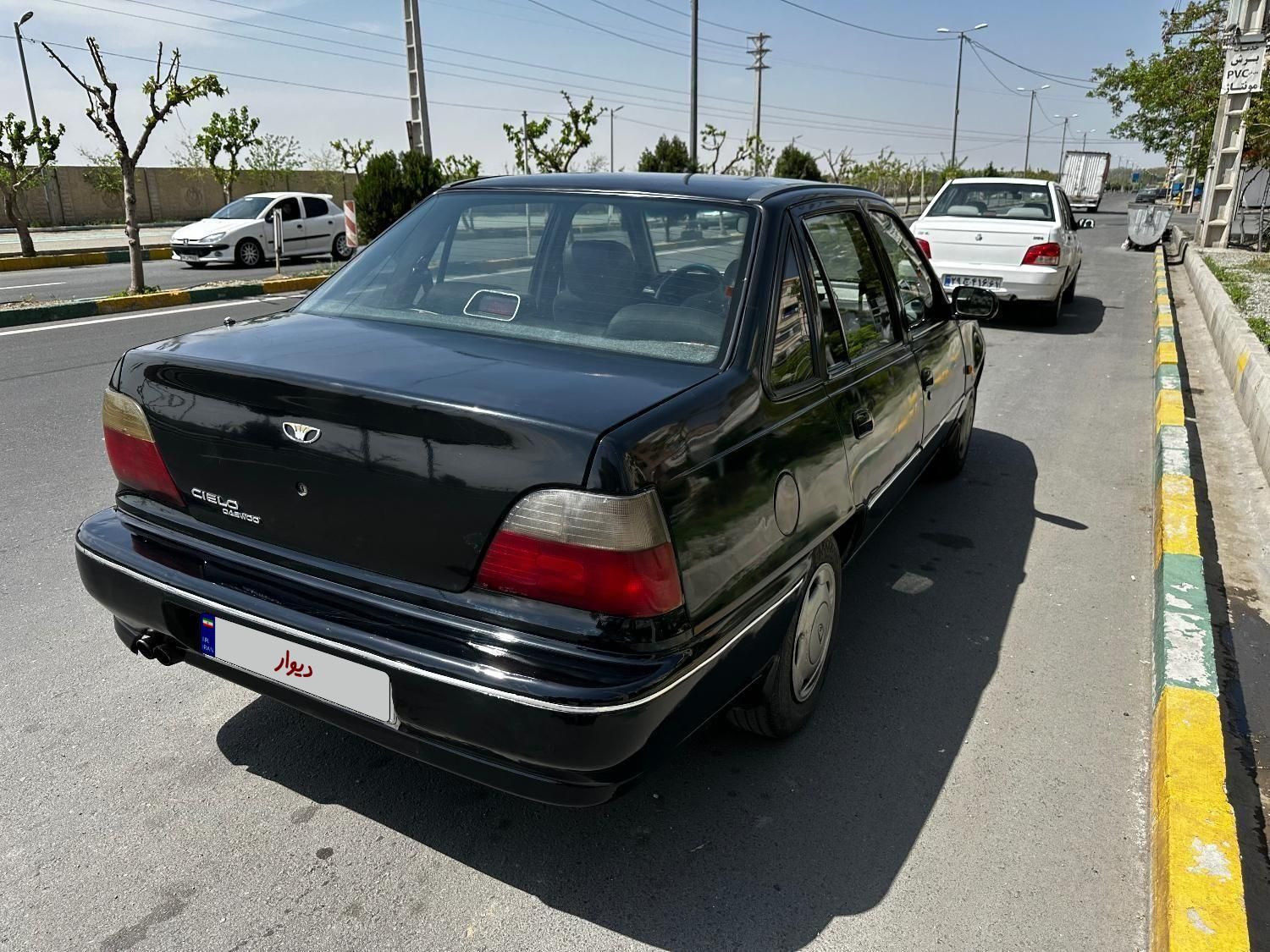 دوو سیلو سدان - 1381