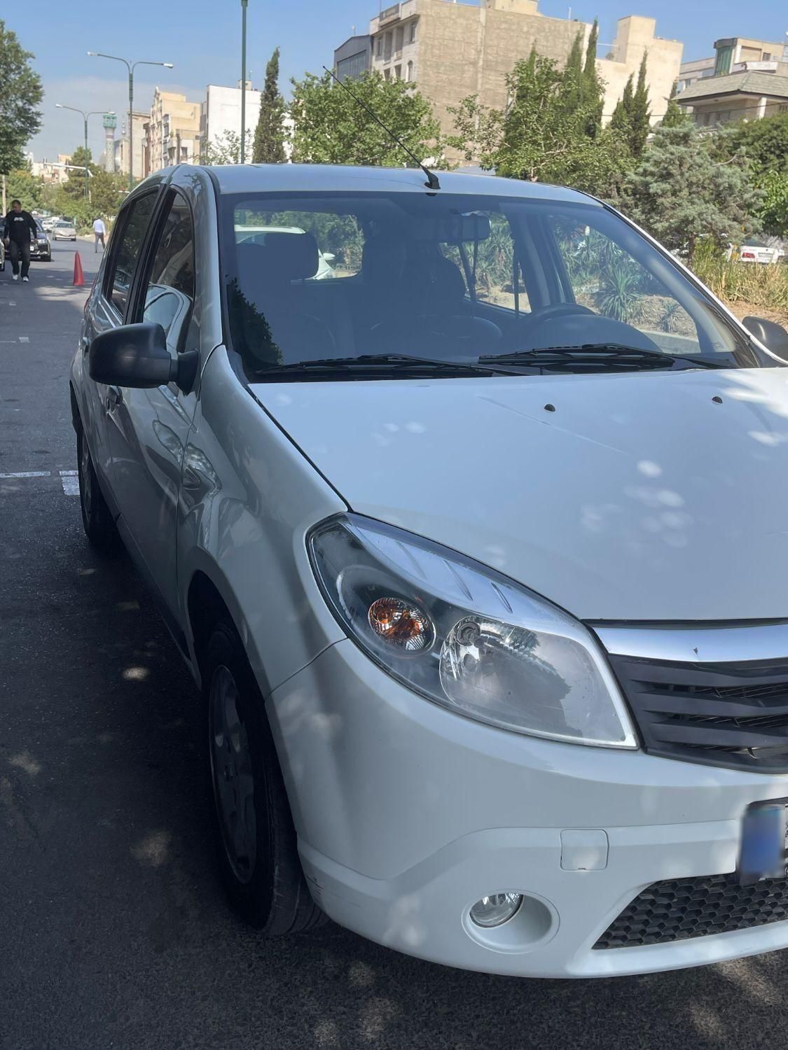 رنو ساندرو دنده ای - 1395