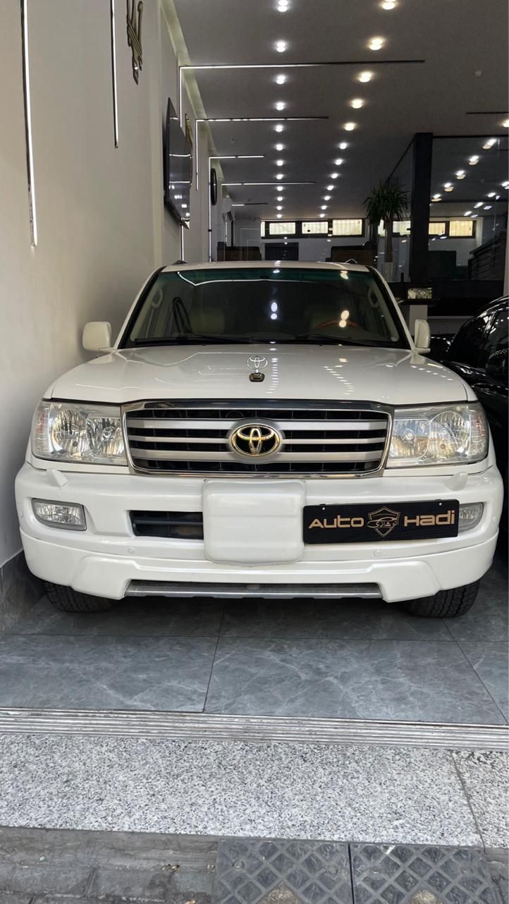تویوتا لندکروز VXR نسل ۵ - 2006