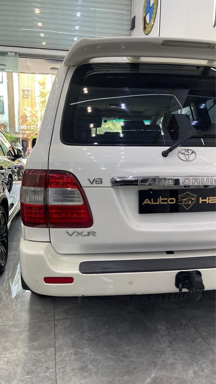 تویوتا لندکروز VXR نسل ۵ - 2006