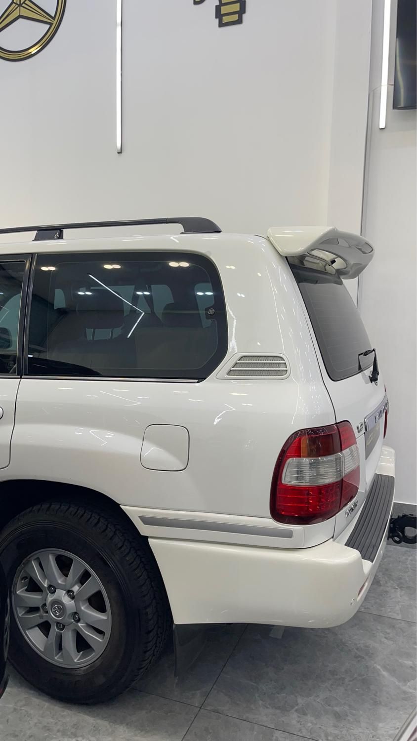 تویوتا لندکروز VXR نسل ۵ - 2006