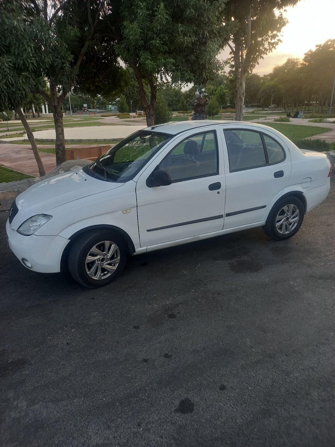 تیبا صندوق دار SX - 1398