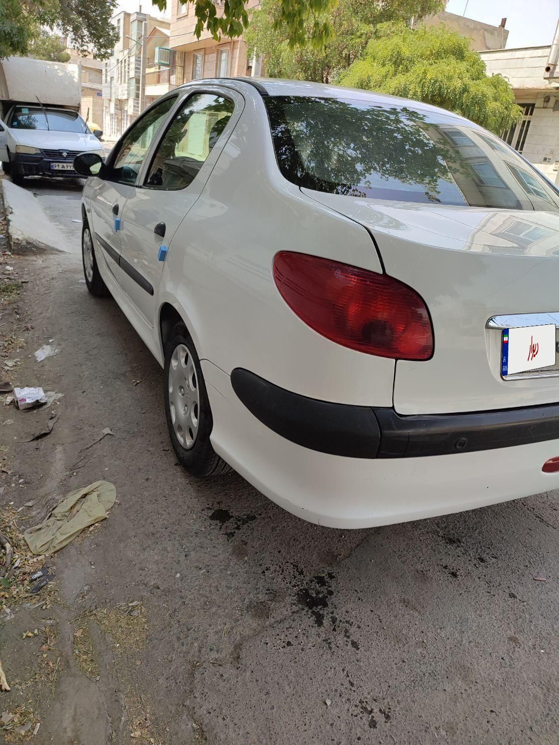 پژو ۲۰۶ صندوق دار v8 - 1394