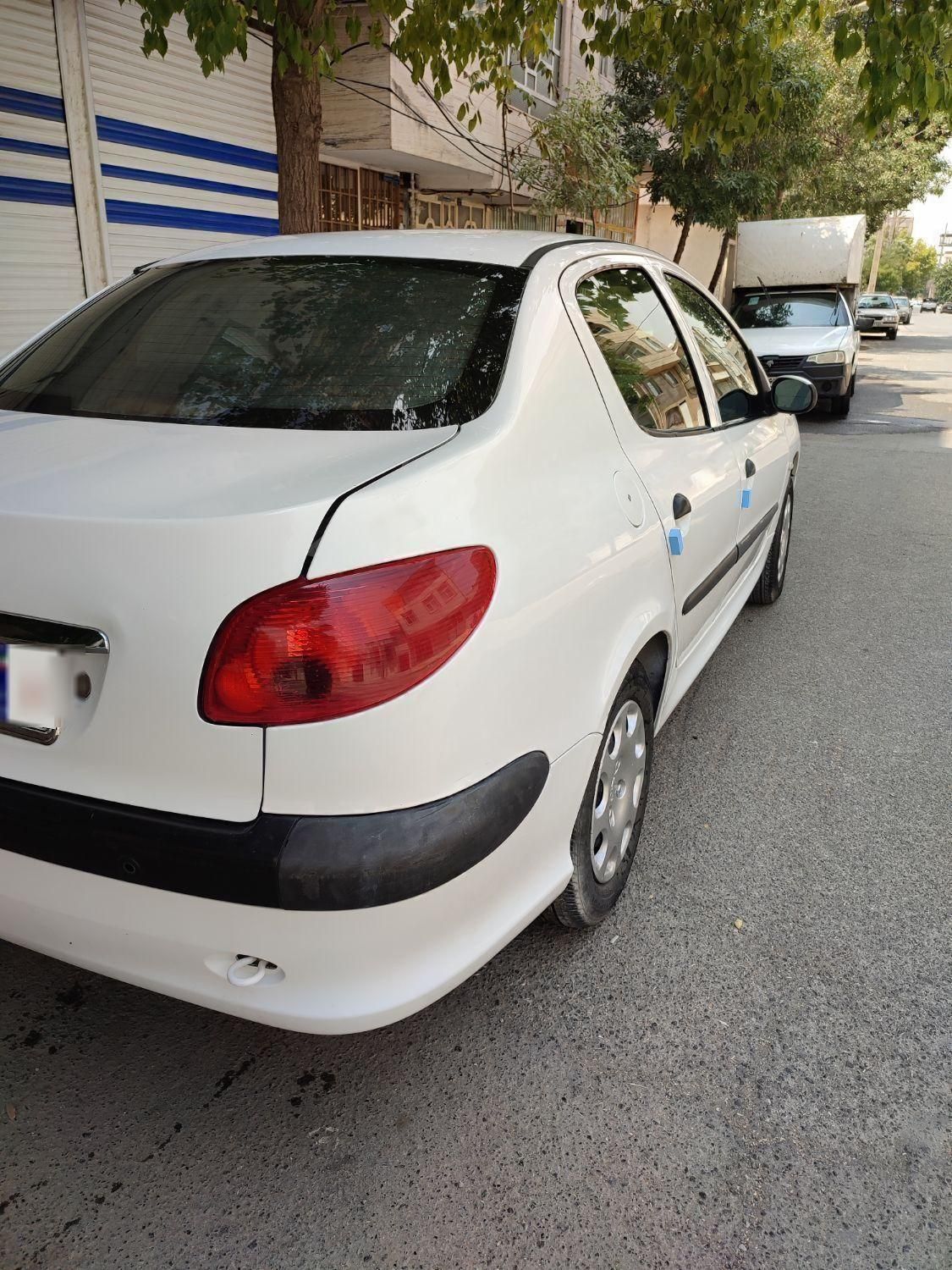 پژو ۲۰۶ صندوق دار v8 - 1394