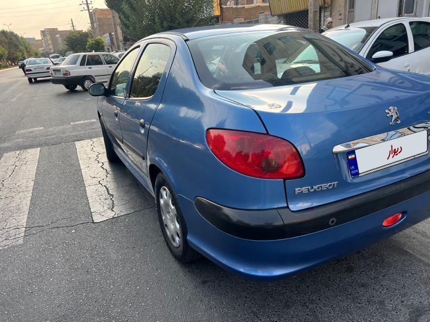 پژو ۲۰۶ صندوق دار v8 - 1396