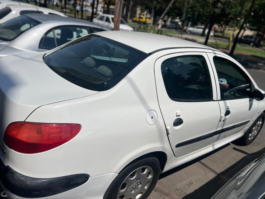 پژو ۲۰۶ صندوق دار v8 - 1389