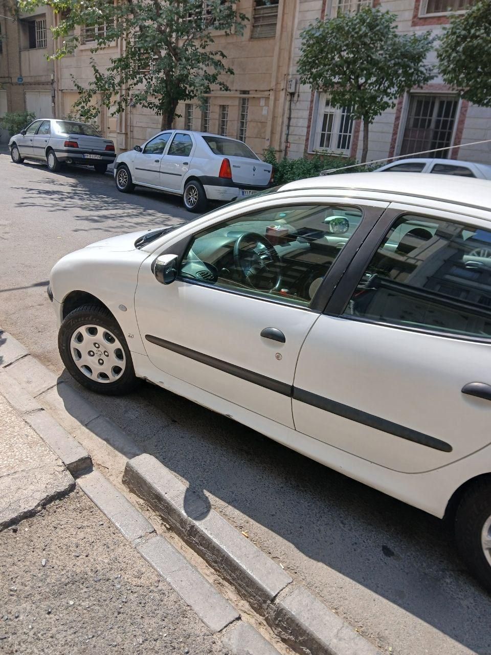 پژو ۲۰۶ صندوق دار v8 - 1390