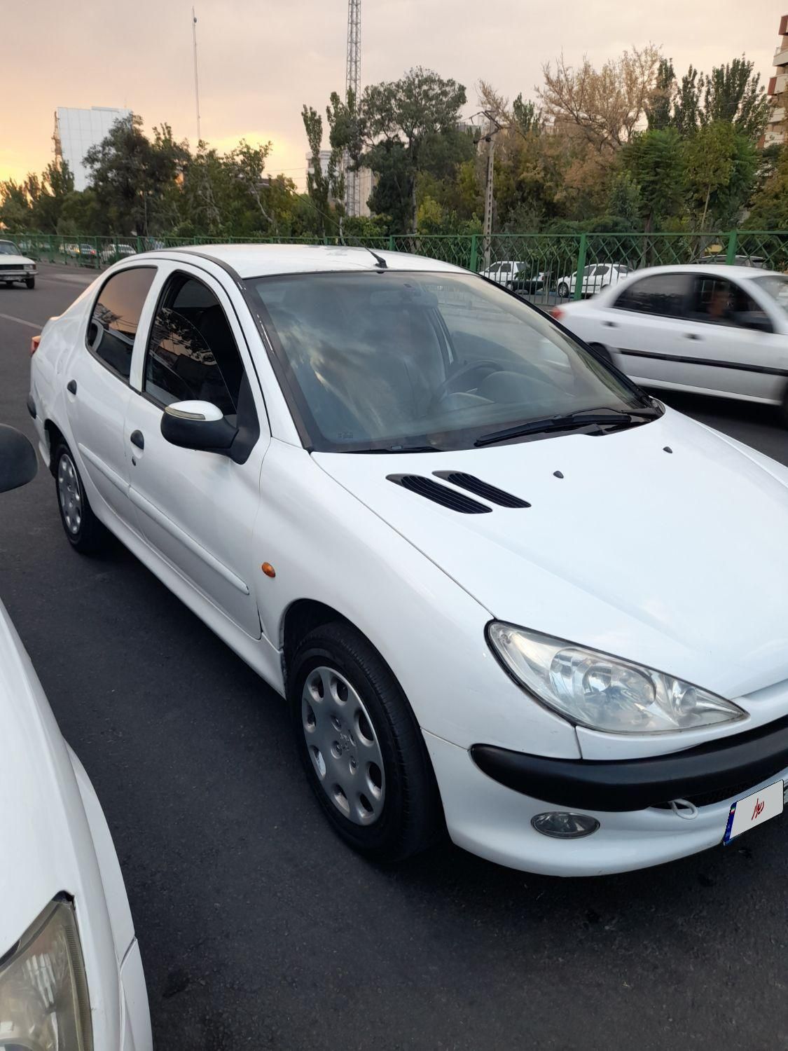 پژو ۲۰۶ صندوق دار v8 - 1389