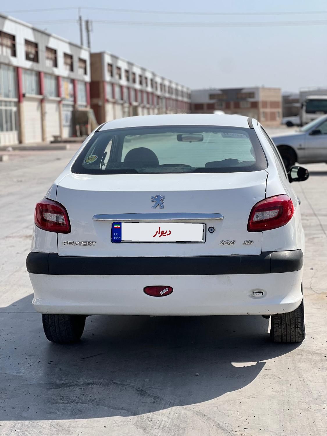 پژو ۲۰۶ صندوق دار v8 - 1395