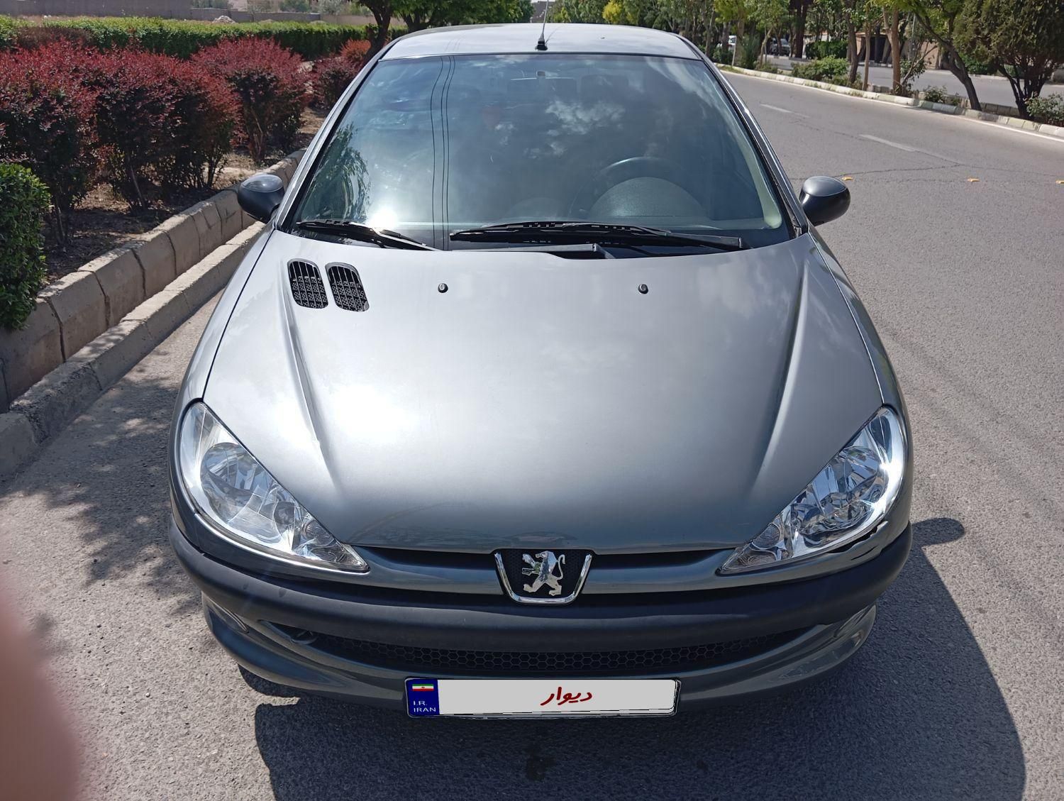 پژو ۲۰۶ صندوق دار v8 - 1391