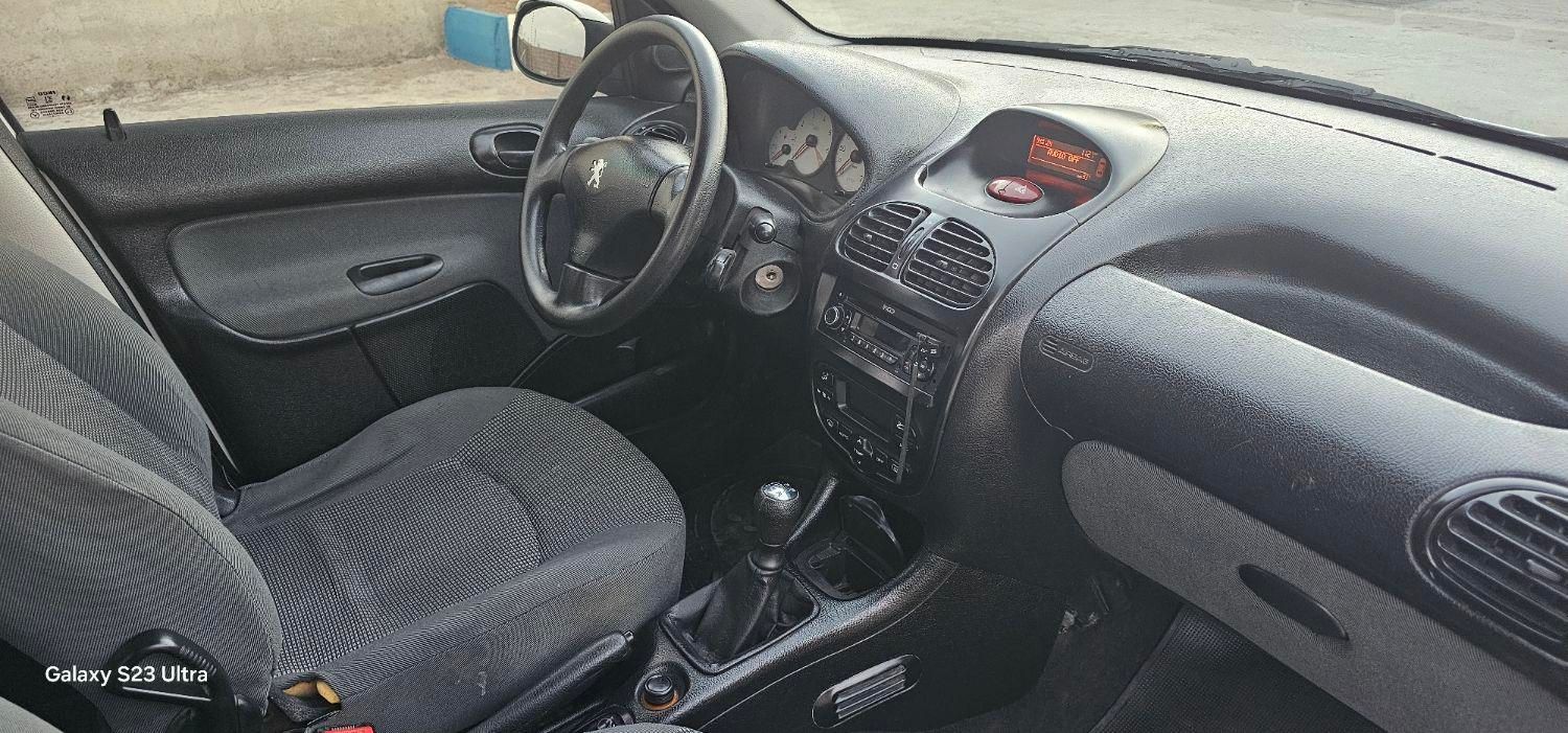 پژو ۲۰۶ صندوق دار v8 - 1397