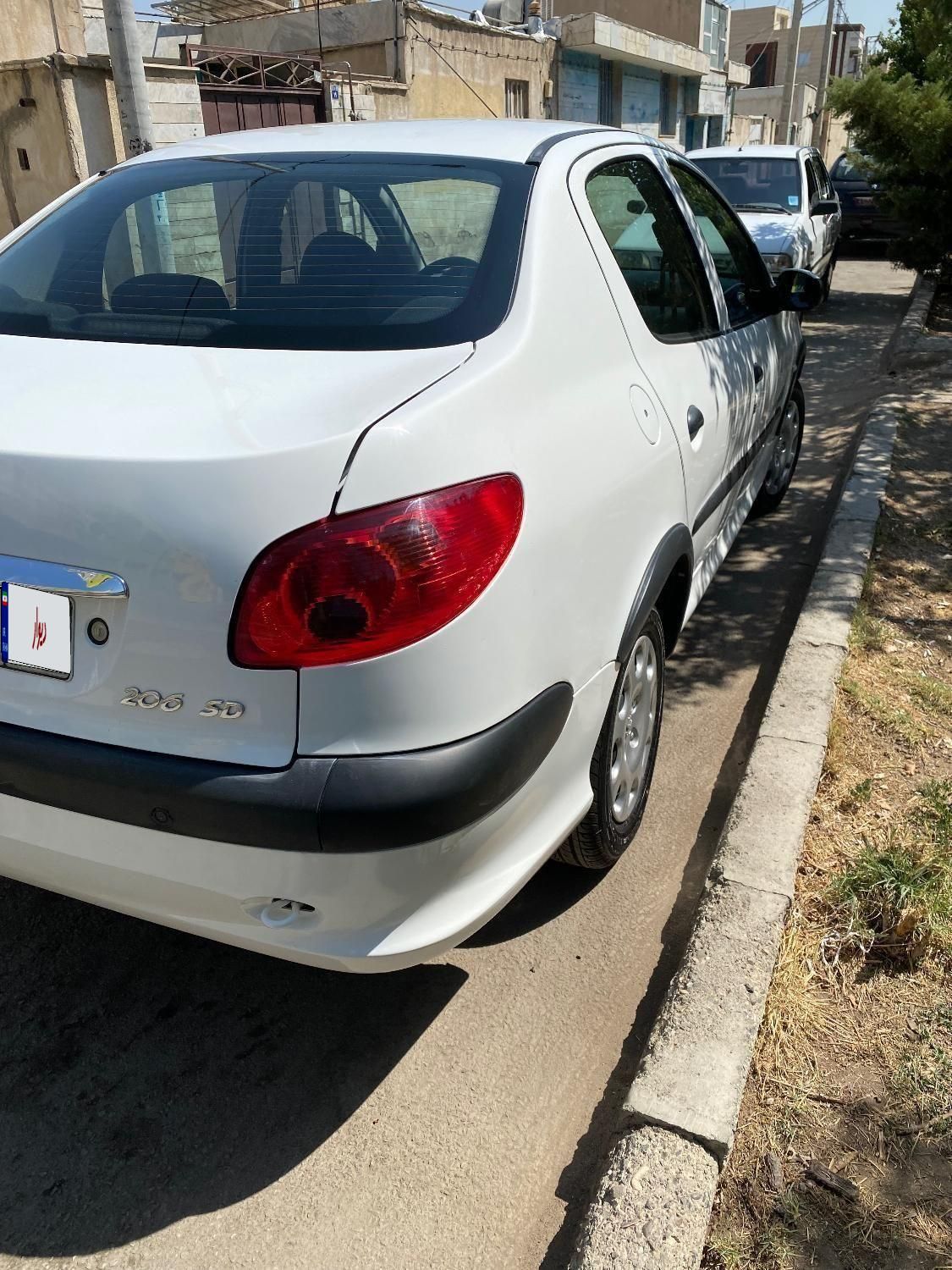 پژو ۲۰۶ صندوق دار v8 - 1395