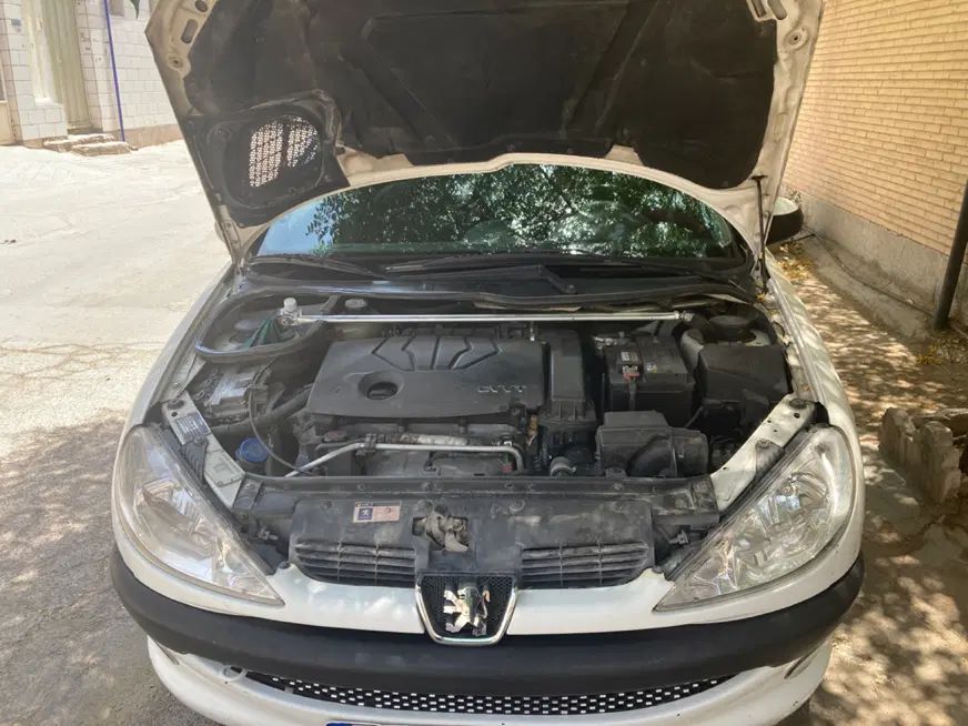 پژو ۲۰۶ صندوق دار v8 - 1389
