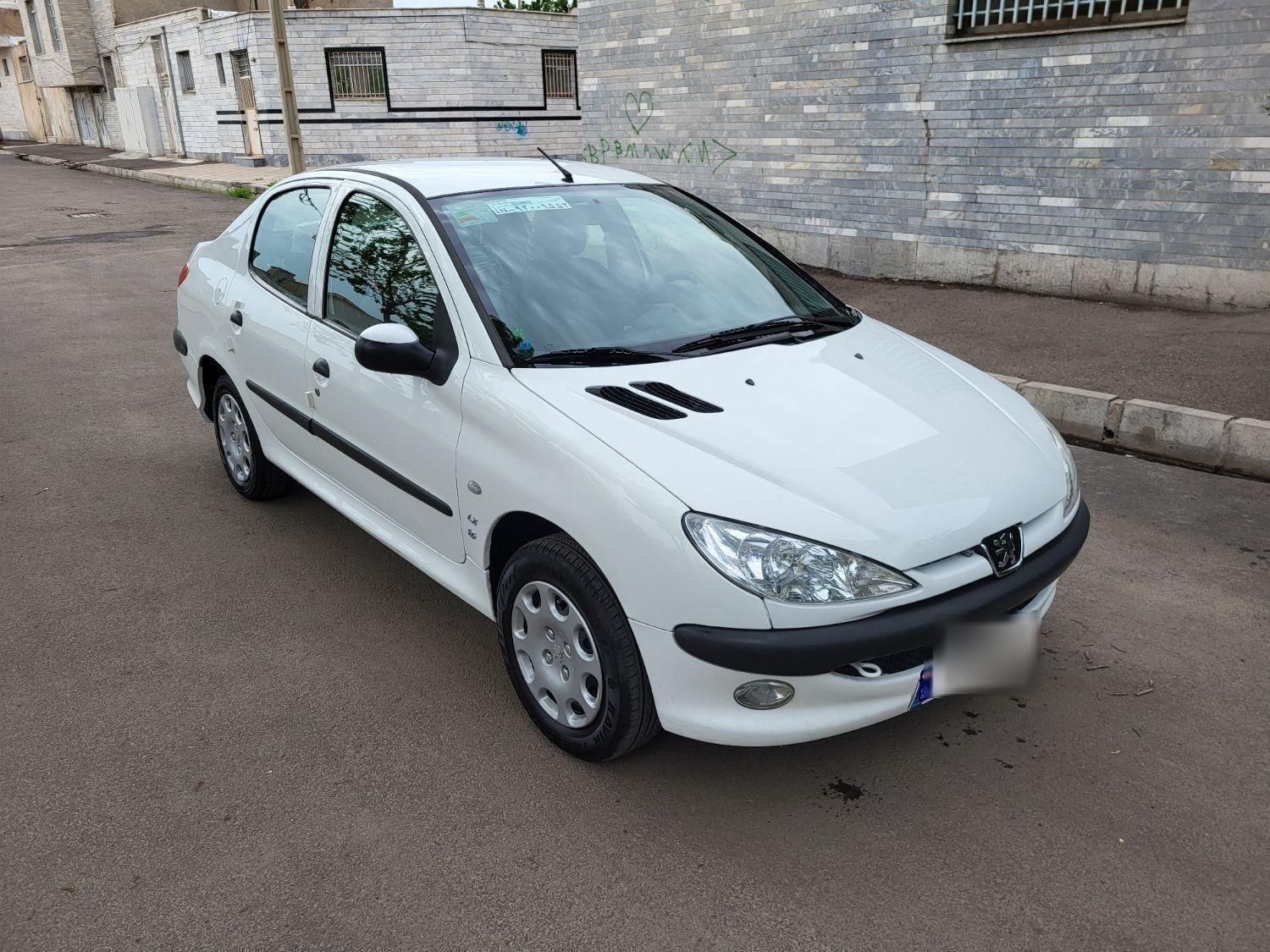پژو ۲۰۶ صندوق دار v8 - 1393