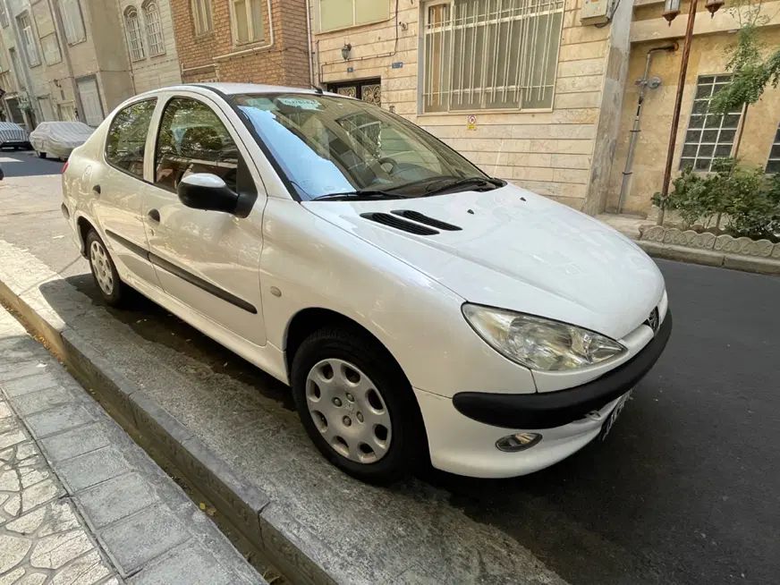 پژو ۲۰۶ صندوق دار v8 - 1395