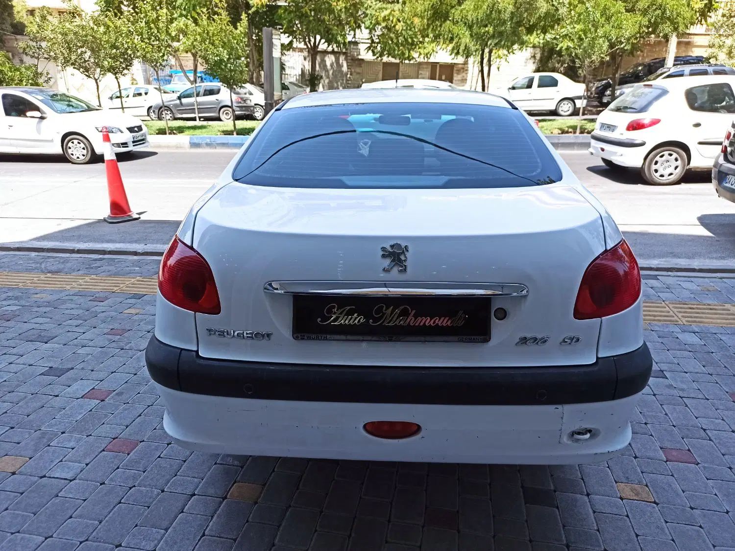 پژو ۲۰۶ صندوق دار v8 - 1396