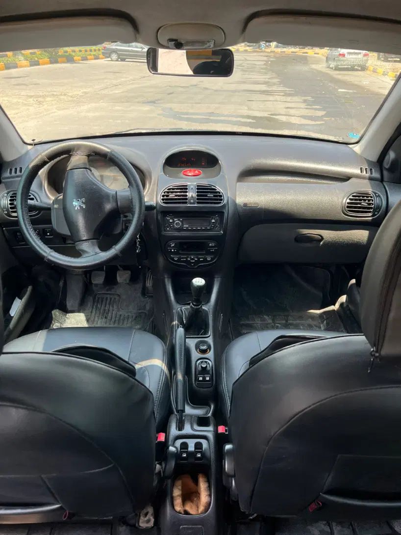 پژو ۲۰۶ صندوق دار v8 - 1393
