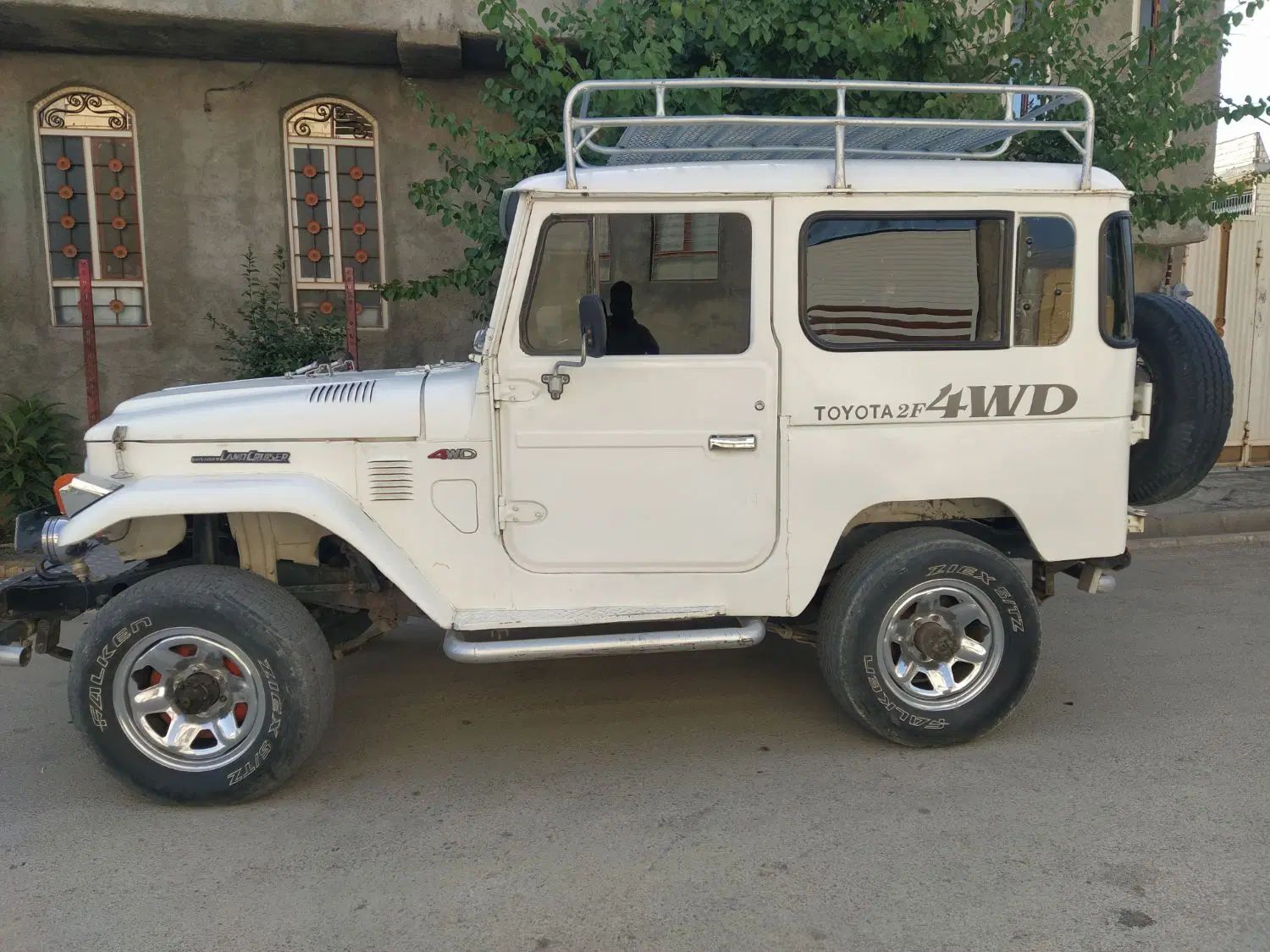 تویوتا کمری XLE - 1402