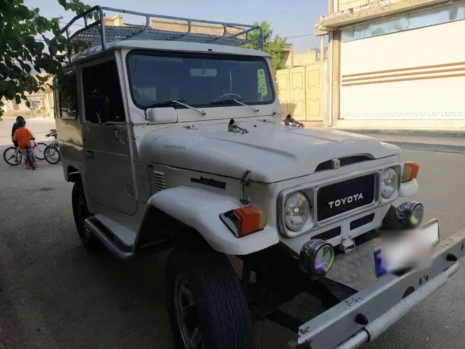 تویوتا کمری XLE - 1402