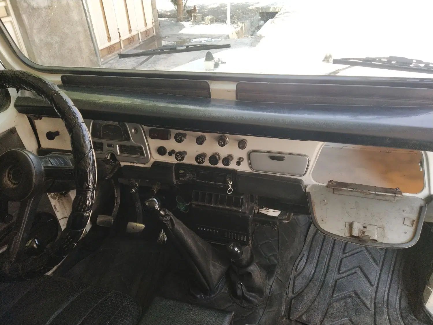 تویوتا کمری XLE - 1402