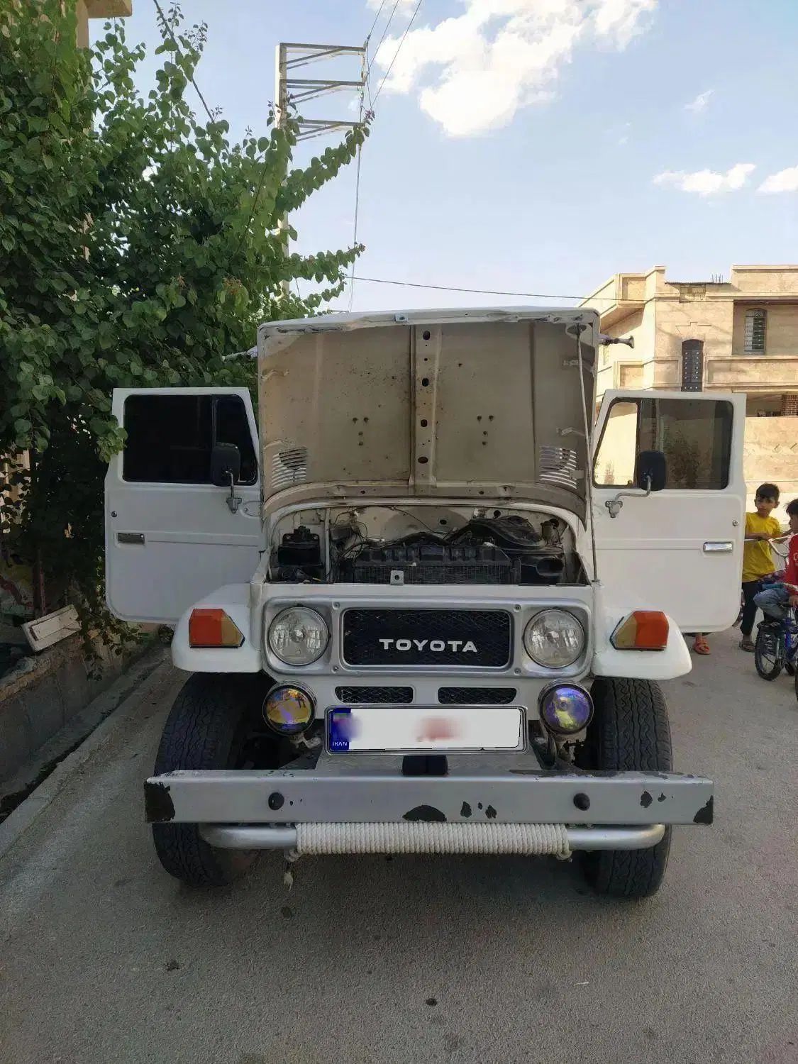 تویوتا کمری XLE - 1402