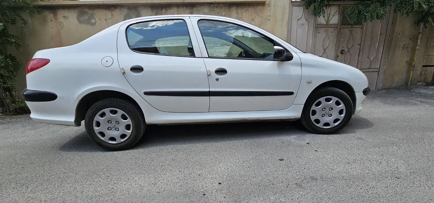 پژو ۲۰۶ صندوق دار v8 - 1397
