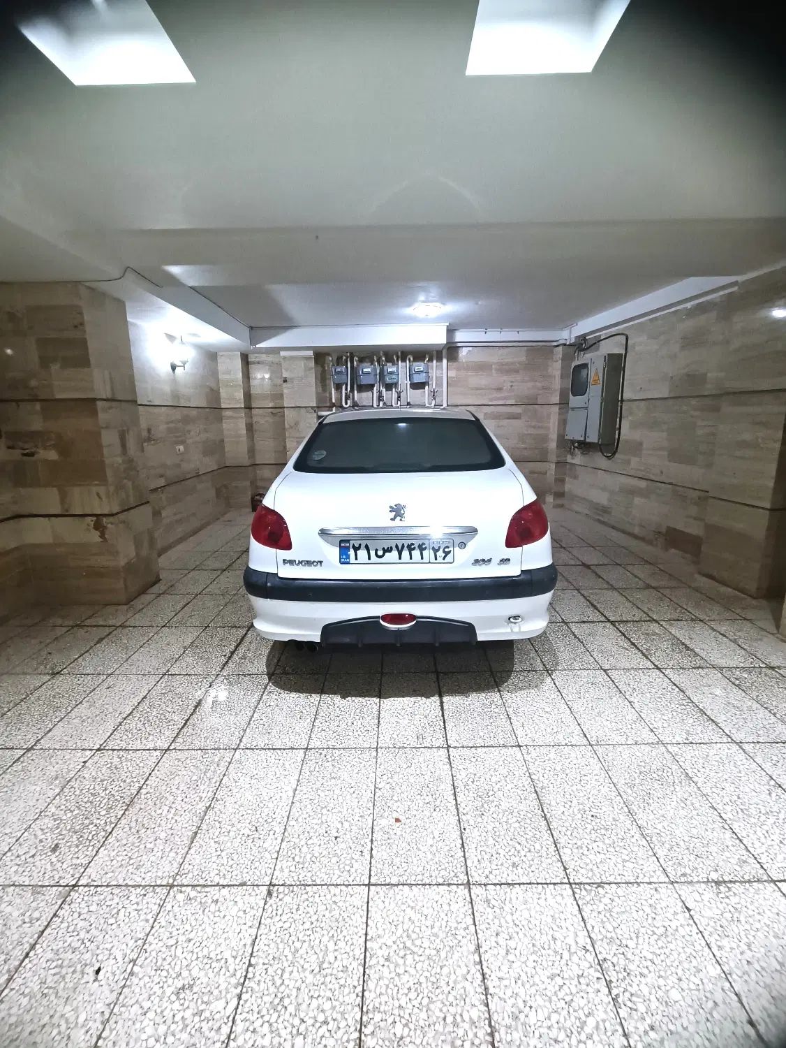 پژو ۲۰۶ صندوق دار v8 - 1397