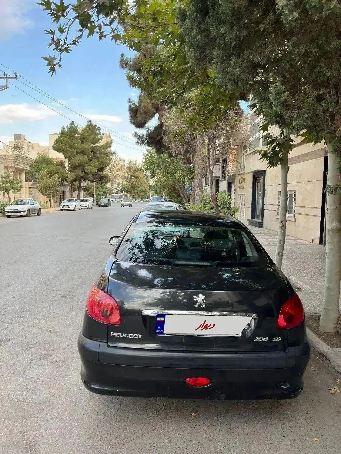 پژو ۲۰۶ صندوق دار v8 - 1392