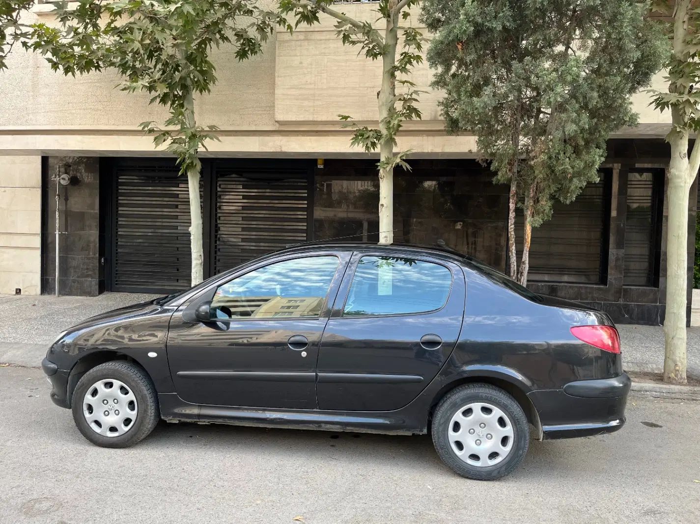 پژو ۲۰۶ صندوق دار v8 - 1392