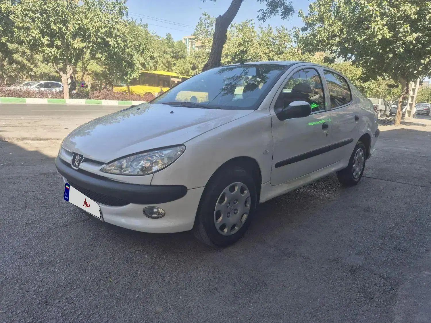 پژو ۲۰۶ صندوق دار v8 - 1390