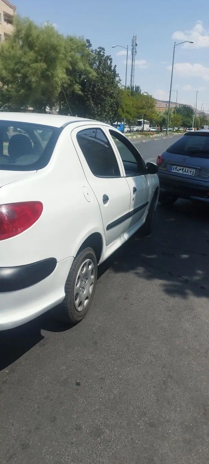 پژو ۲۰۶ صندوق دار v8 - 1389