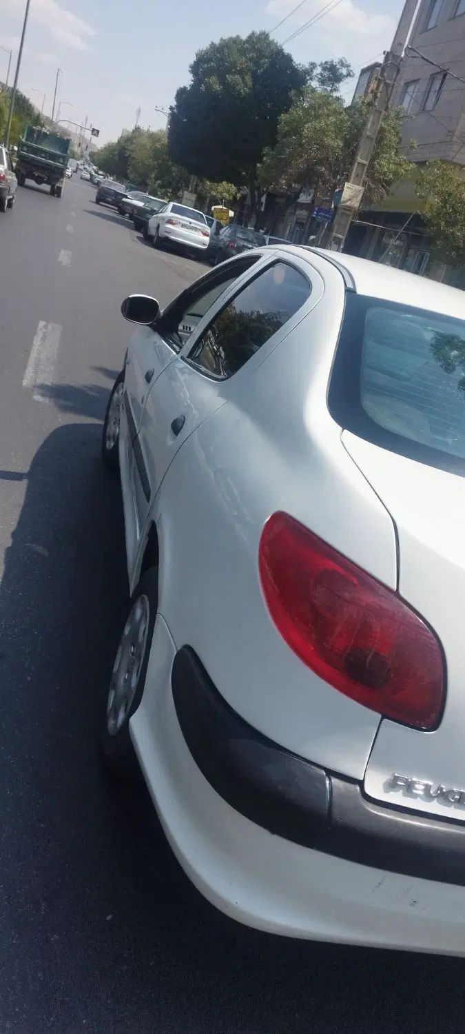 پژو ۲۰۶ صندوق دار v8 - 1389