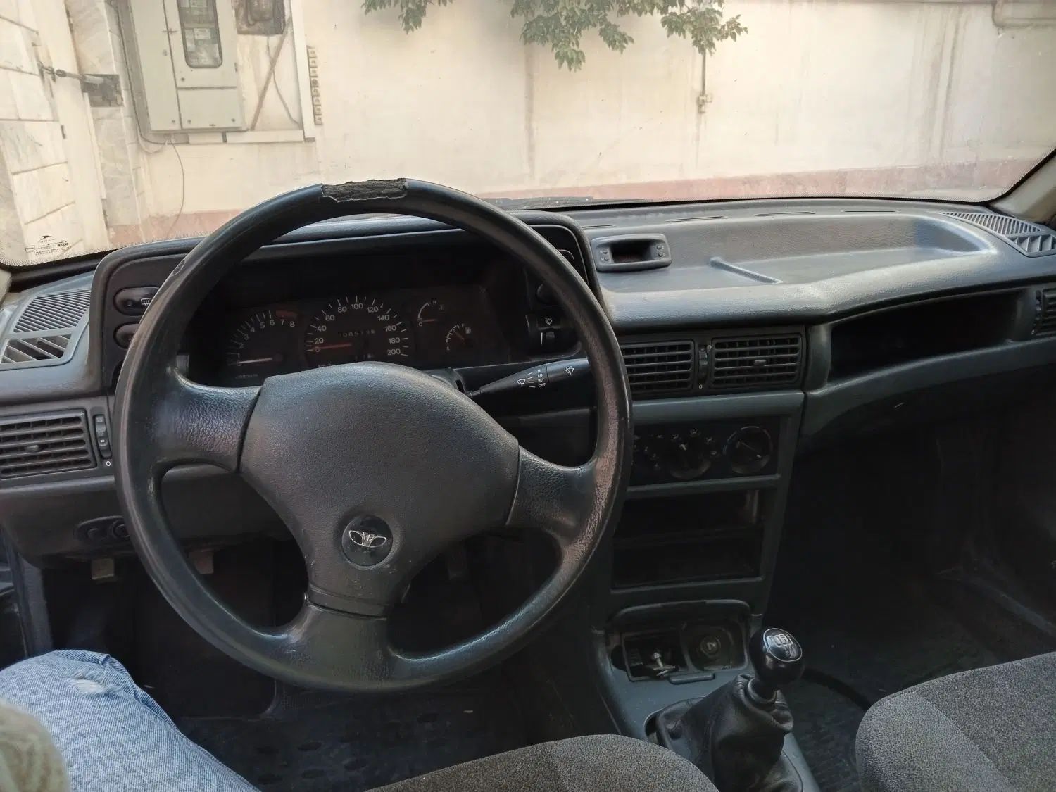 دوو سیلو سدان - 1377